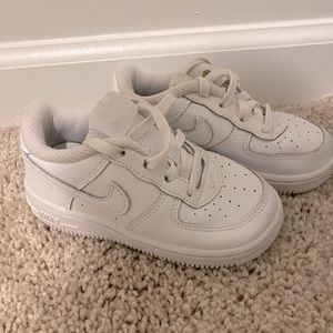 Little kids white Air Force 1s. Size 8.